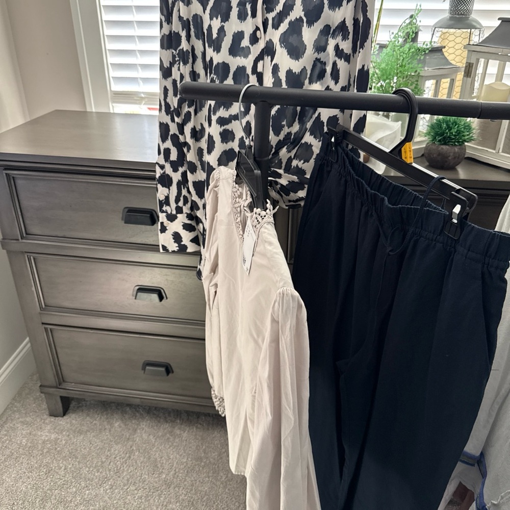 H&M Black Elastic-Waist Joggers — Casual Pull-On Pants